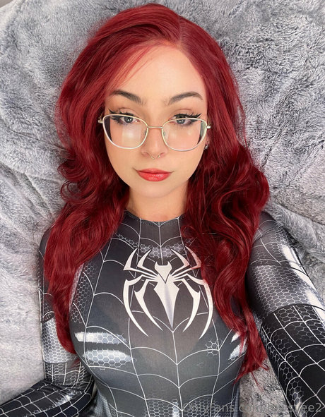 rowsvee2 naked model gallery