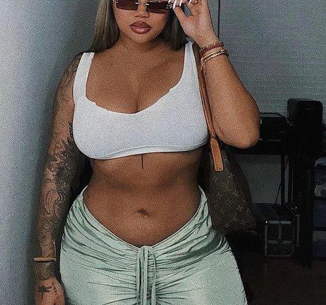 ilikekandyy adult model pics