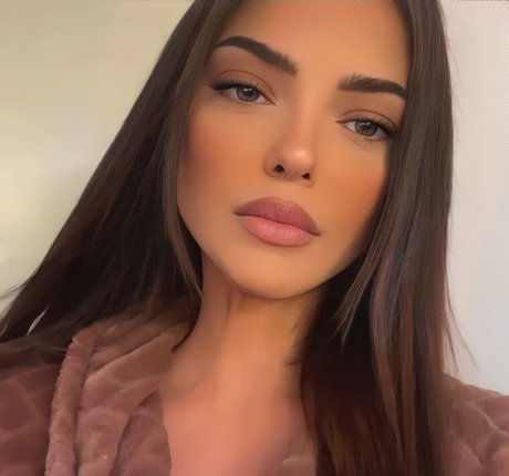 Notanyla model exclusive photos