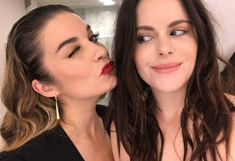 Annie Murphy naked actress img