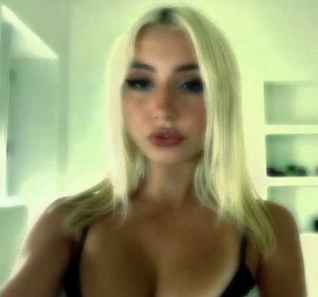 Ksukkiss model pretty pictures