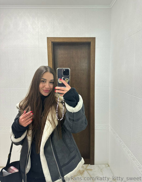 Kitty Katty star free pics