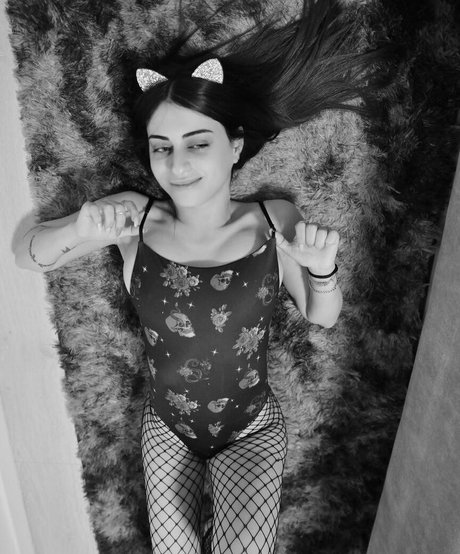 Hodaya Mantsur model exclusive archive