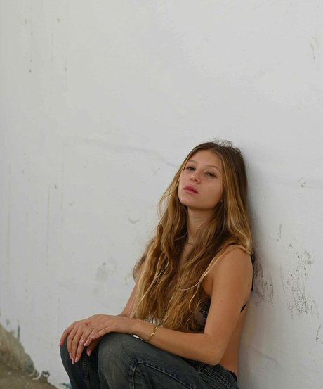 Roni Zouler sex model gallery