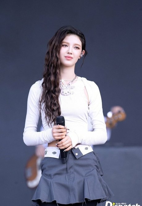 Danielle Marsh art star pictures