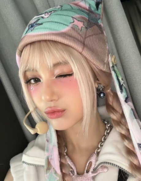 Danielle Marsh sexy model pictures