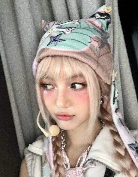 Danielle Marsh free model pic