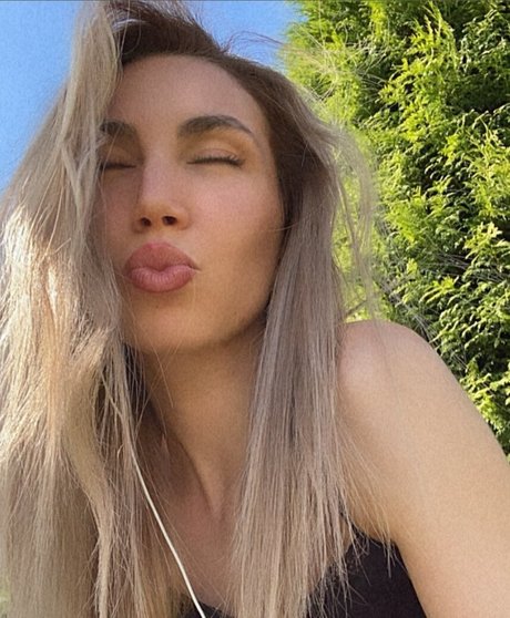 yasmineesob hd actress pic