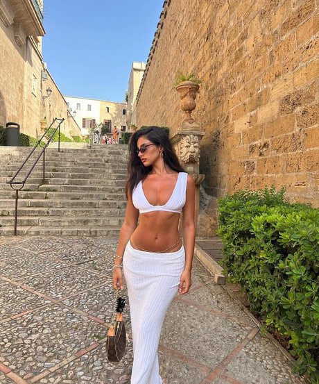 Jessica Bader model hot picture