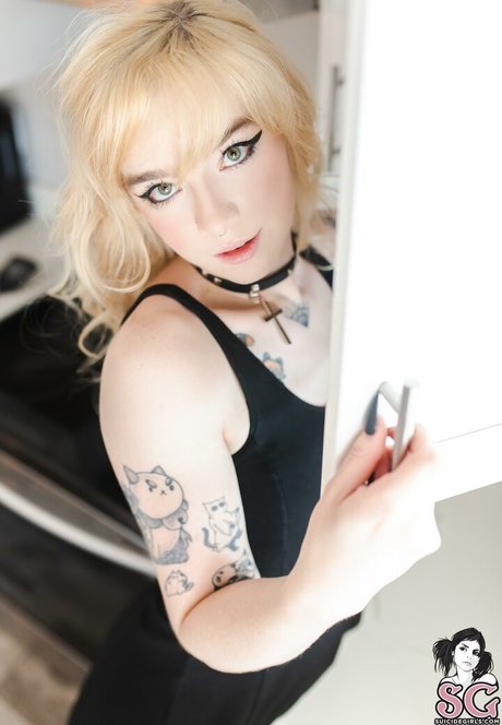 Sinkiity sexy actress images