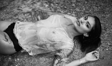 Alena Apollonova free model photo