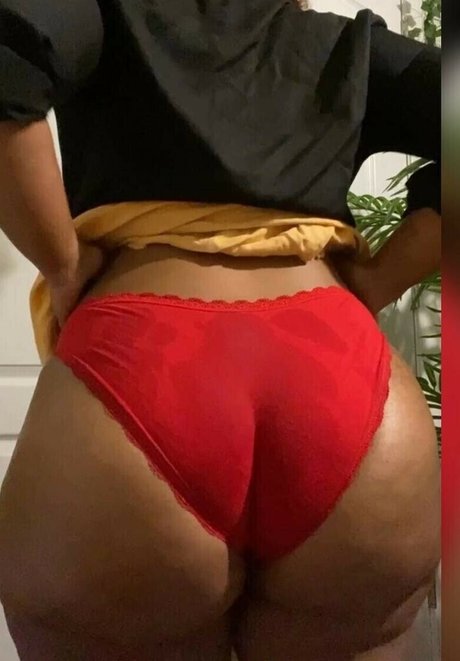 Keyiwot model sexy image