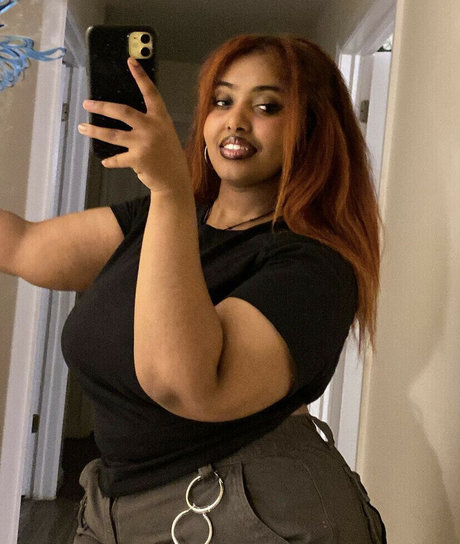 Keyiwot hot actress pictures