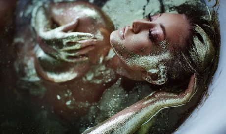 Alexandra Cohen model nice img