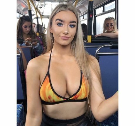 Erin Lally perfect model pic