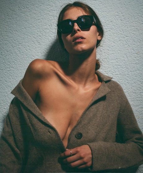 Noa Brener star pretty galleries