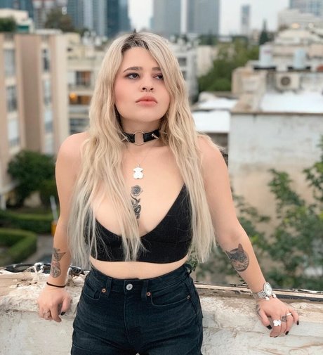 Shira Sasson nude actress gallery