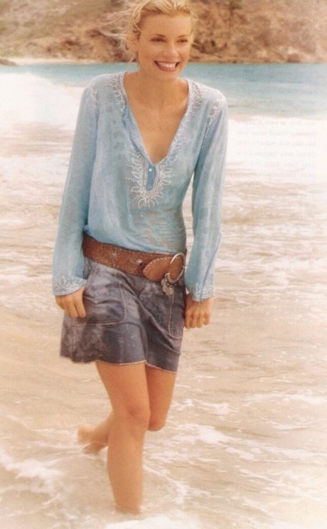 Amy Smart sexy actress img