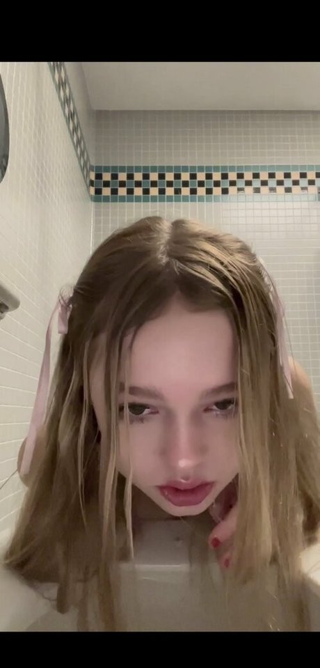 trashydumbwhore beautiful model photo