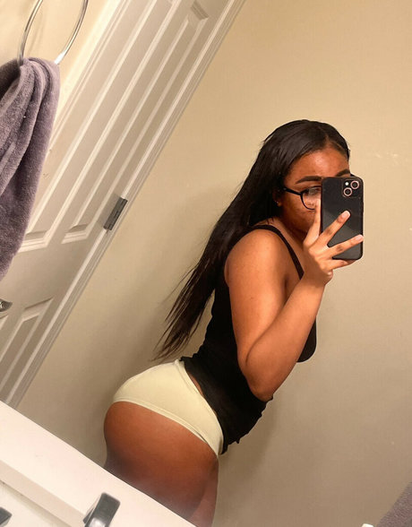 Kayyoniii art star archive