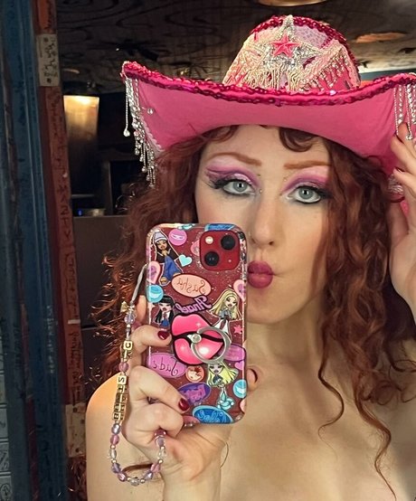 Chappell Roan hd pornstar images