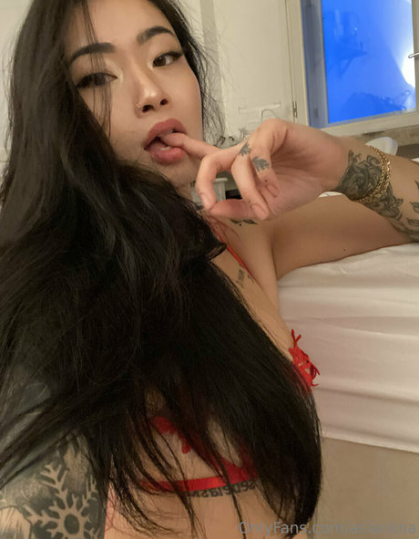 asianiina hd actress img