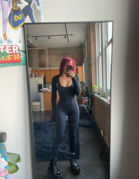 milasapothecary sexy actress galleries