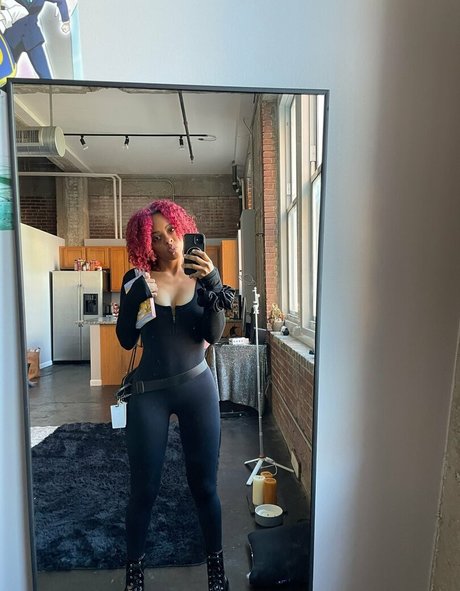 milasapothecary sexy star photos