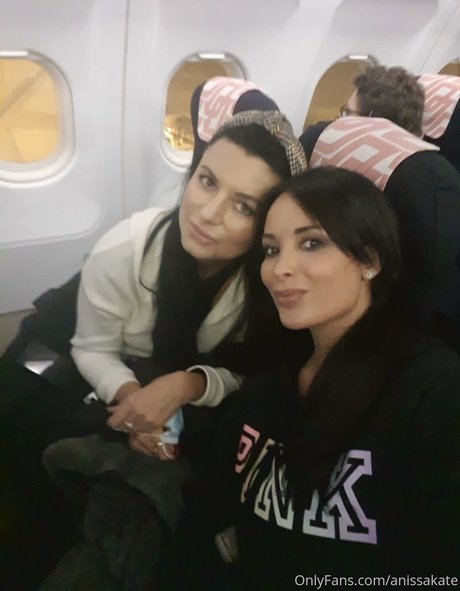Anissakate Profile pic
