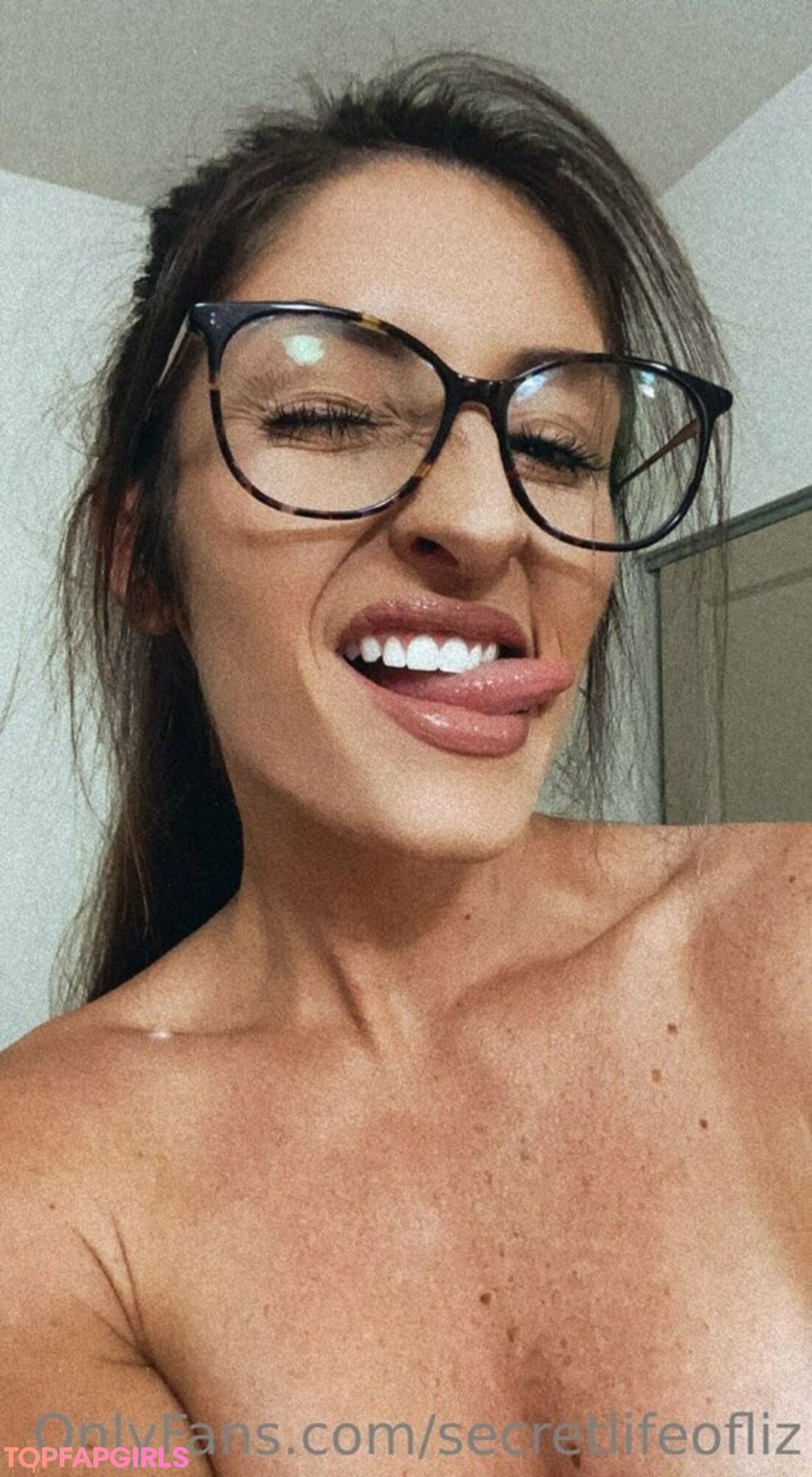 nottobeshared model erotic photo