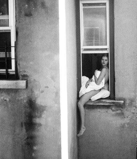 Myrthe Bolt model naked image