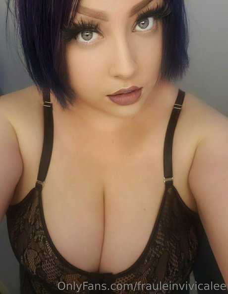 frauleinvivicalee nudes model pic