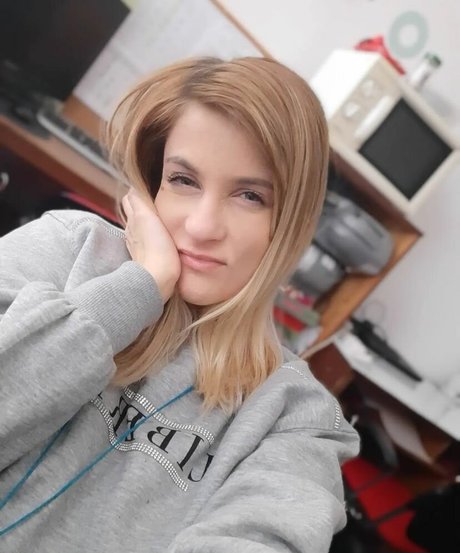 BunnyZuz exclusive pornstar image