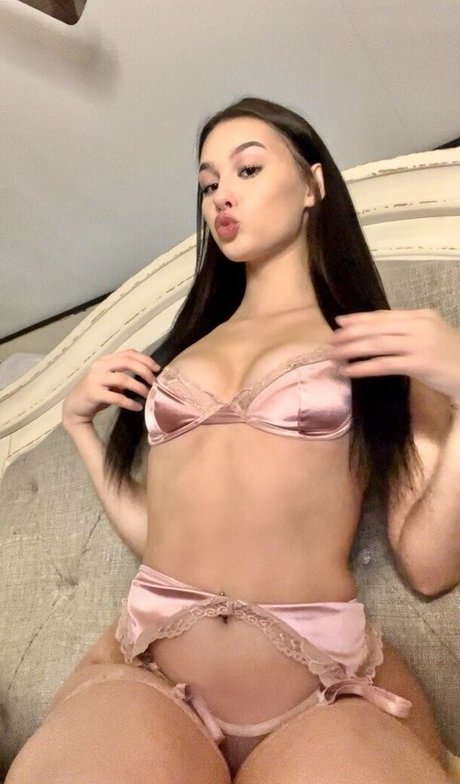 Goddesslilixoxo nude model galleries