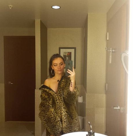 Aziixaa top model photos