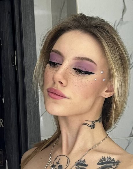 Tight Tokyo nude pornstar image