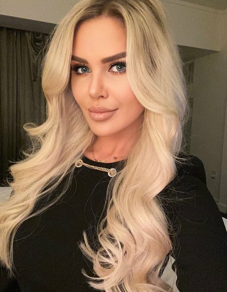 Elisa Bethann exclusive pornstar photos