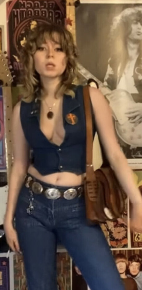 Issy Allen model porn galleries