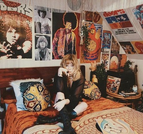 Issy Allen model sexy photo