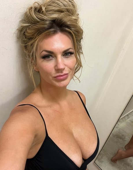 Melania Mercer naked actress pictures