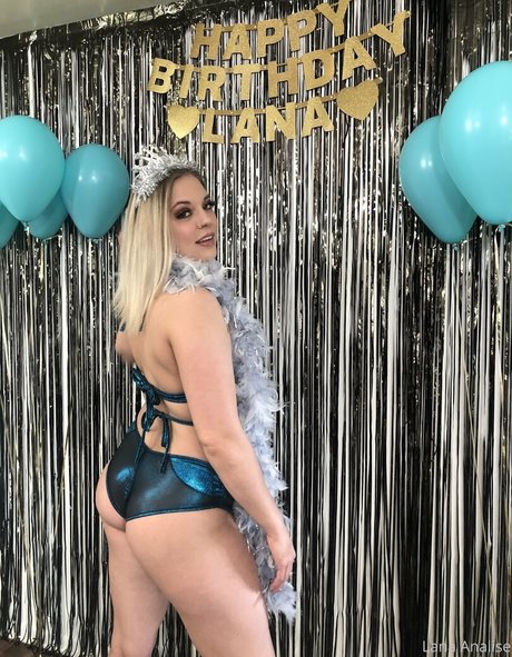 peachylanaxo model best picture