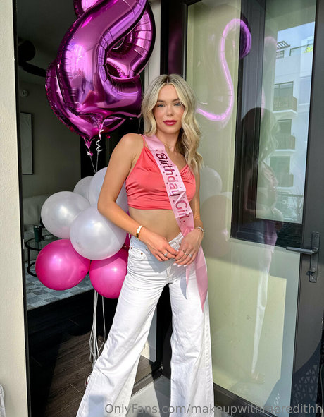 movewithmeredith star pornographic picture