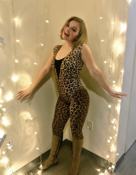 Ruth Choate exclusive model photo