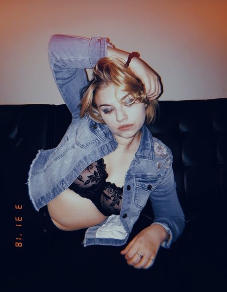 Ruth Choate model hot pics