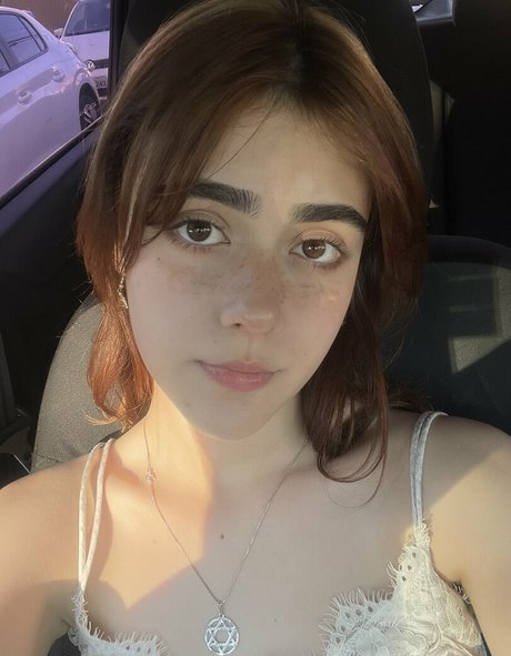 Isabella Angelina nice actress photo