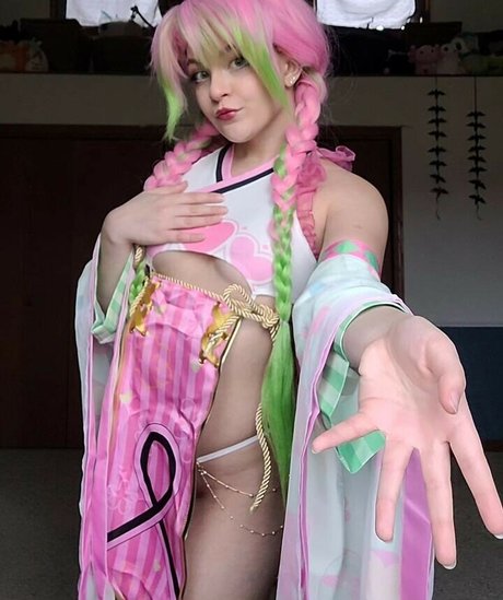 ohwell tori model nude photos