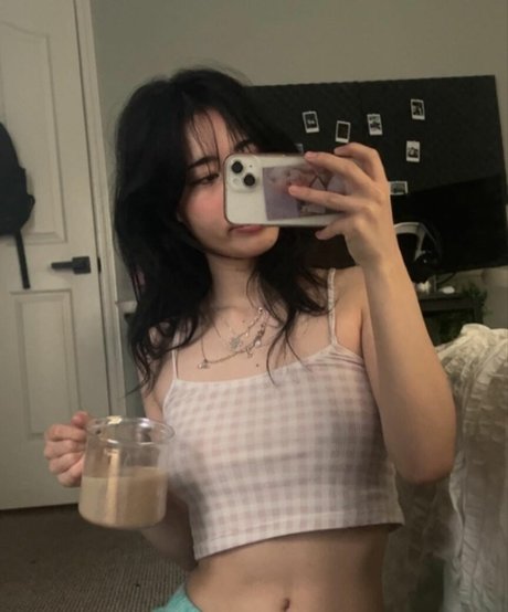 Meilizzz pretty pornstar photo