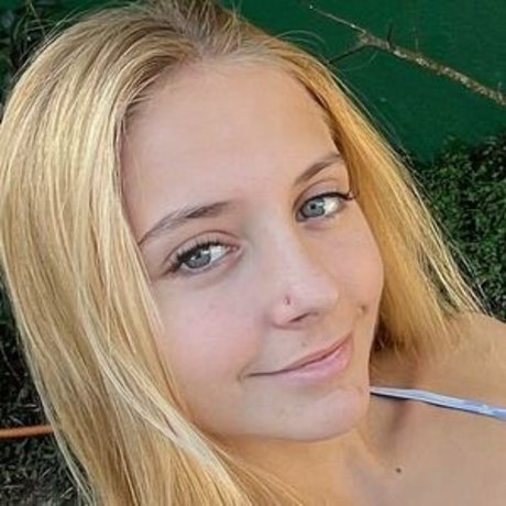 Julie Remoissenet sexy model photos