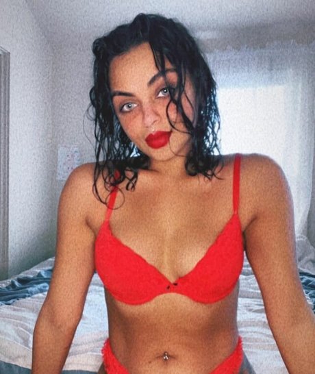 theonly ish actress pictures