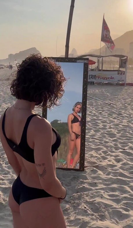 Laryssa Ayres erotic pornstar photo